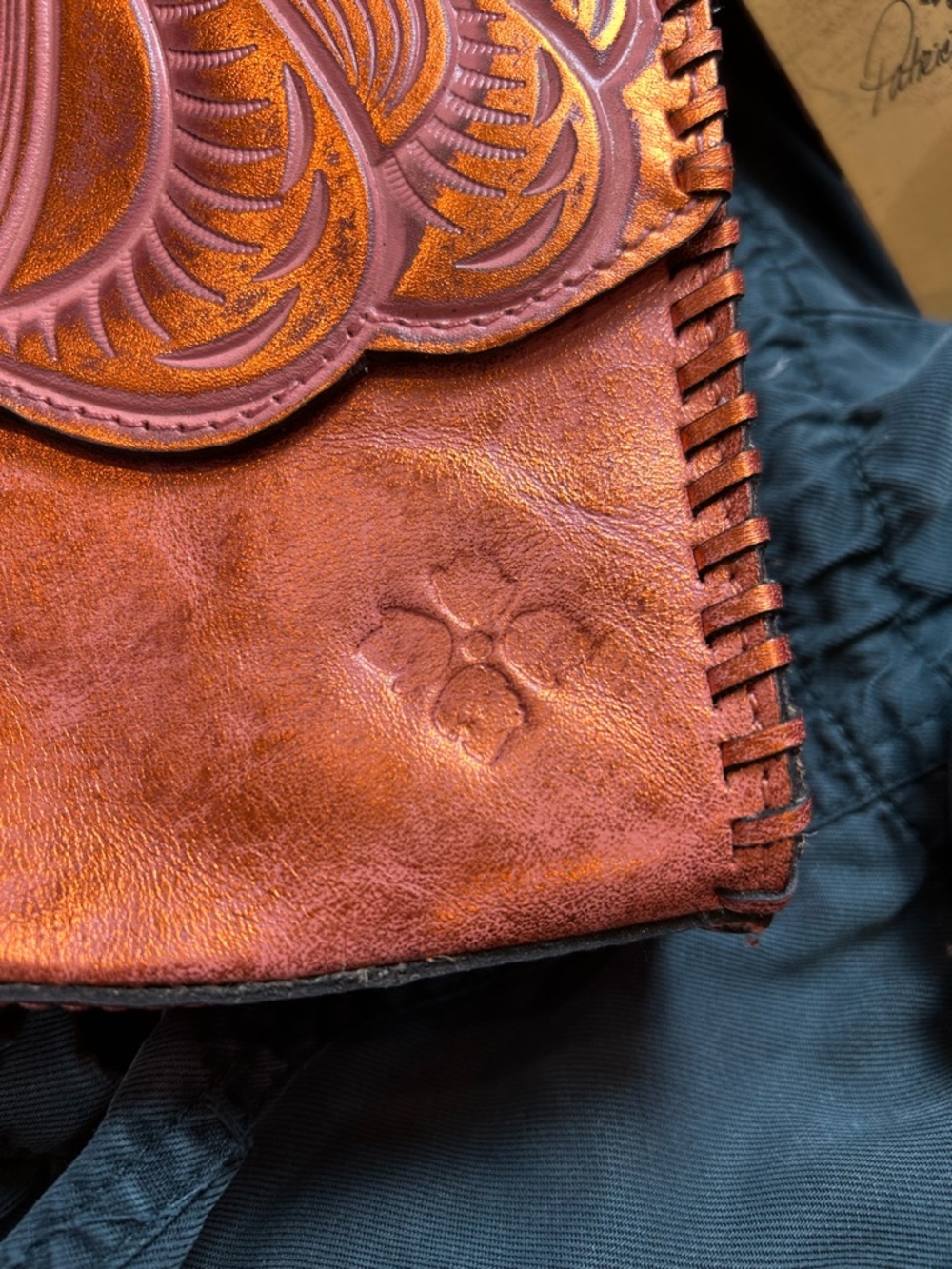 Patricia Nash Gorgeous Metallic Copper Tooled Burnished Leather Crossbody NWT - Picture 4 of 9